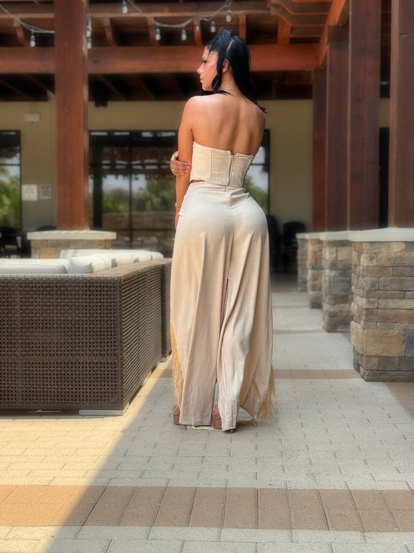 Tania set