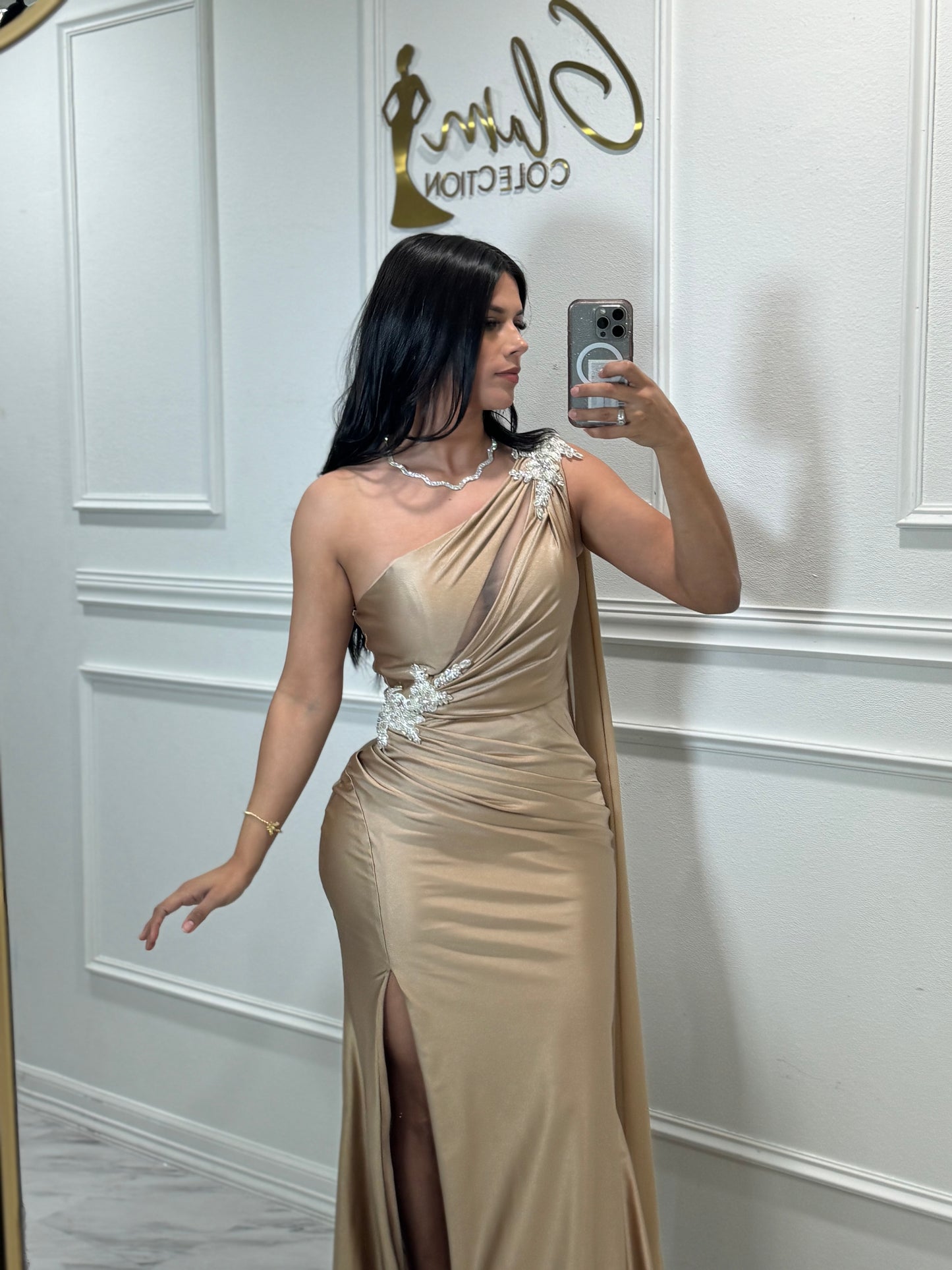Mate nude