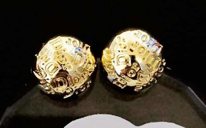 D gold