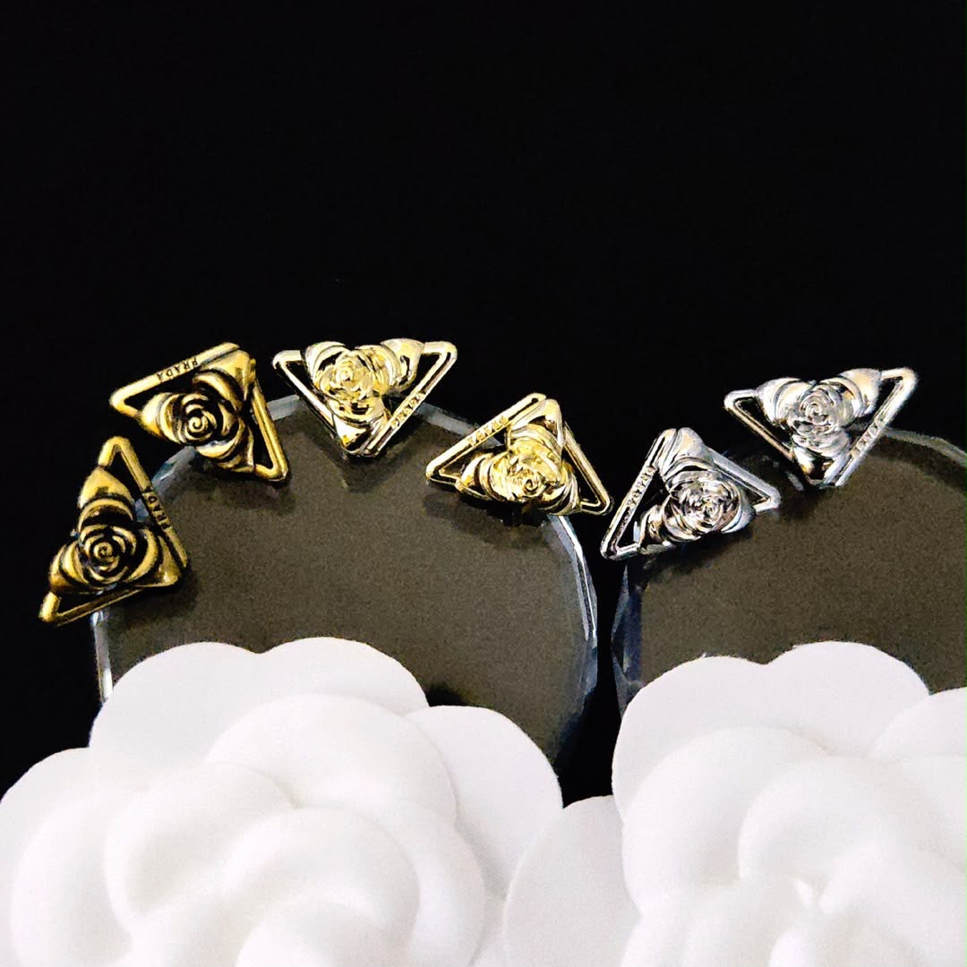 Paty flower earring