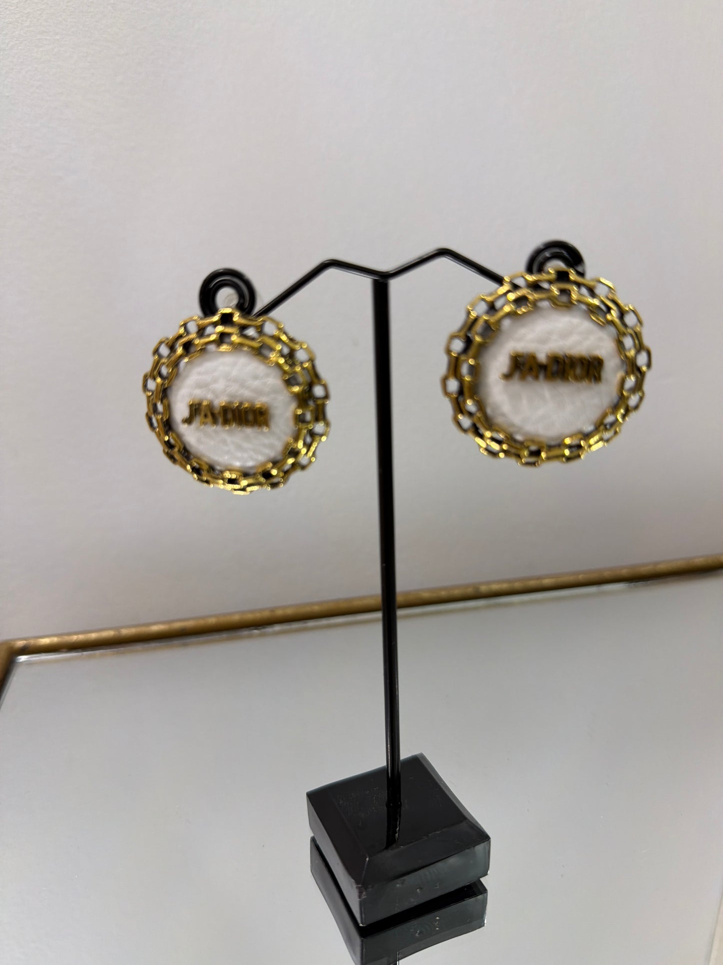 D earing
