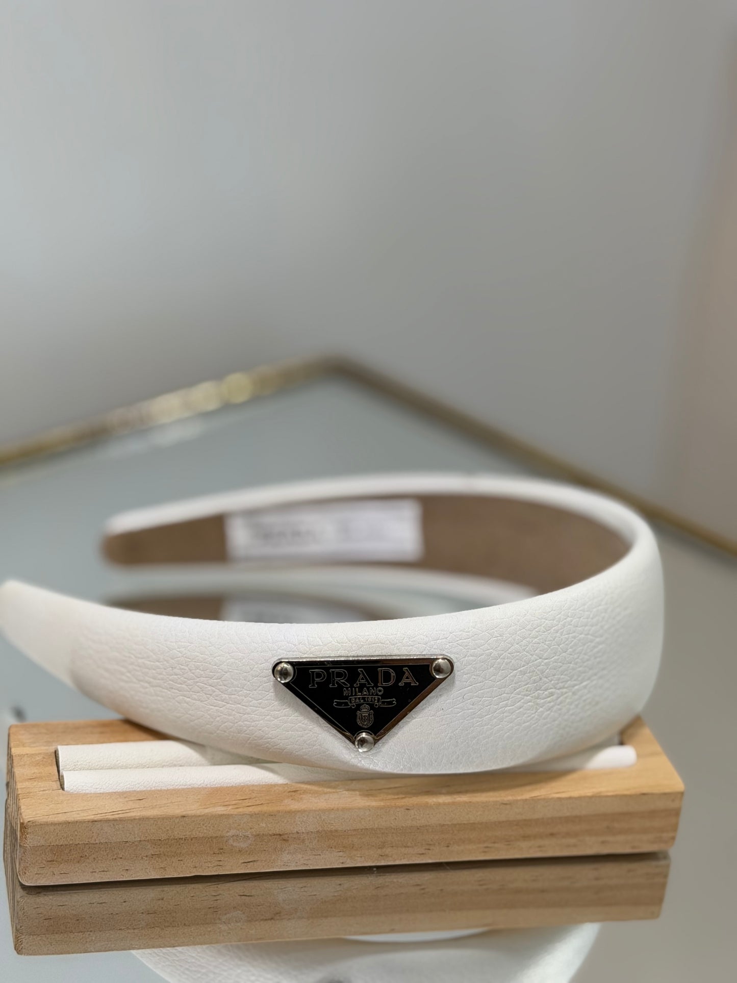 Headband white p