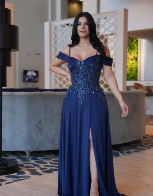 luciana maxi Navy