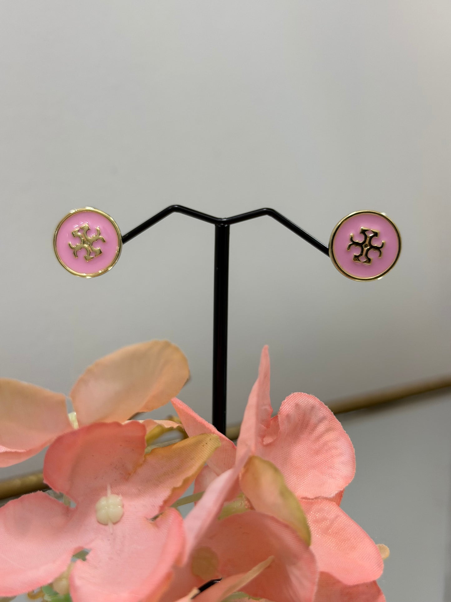 T pink