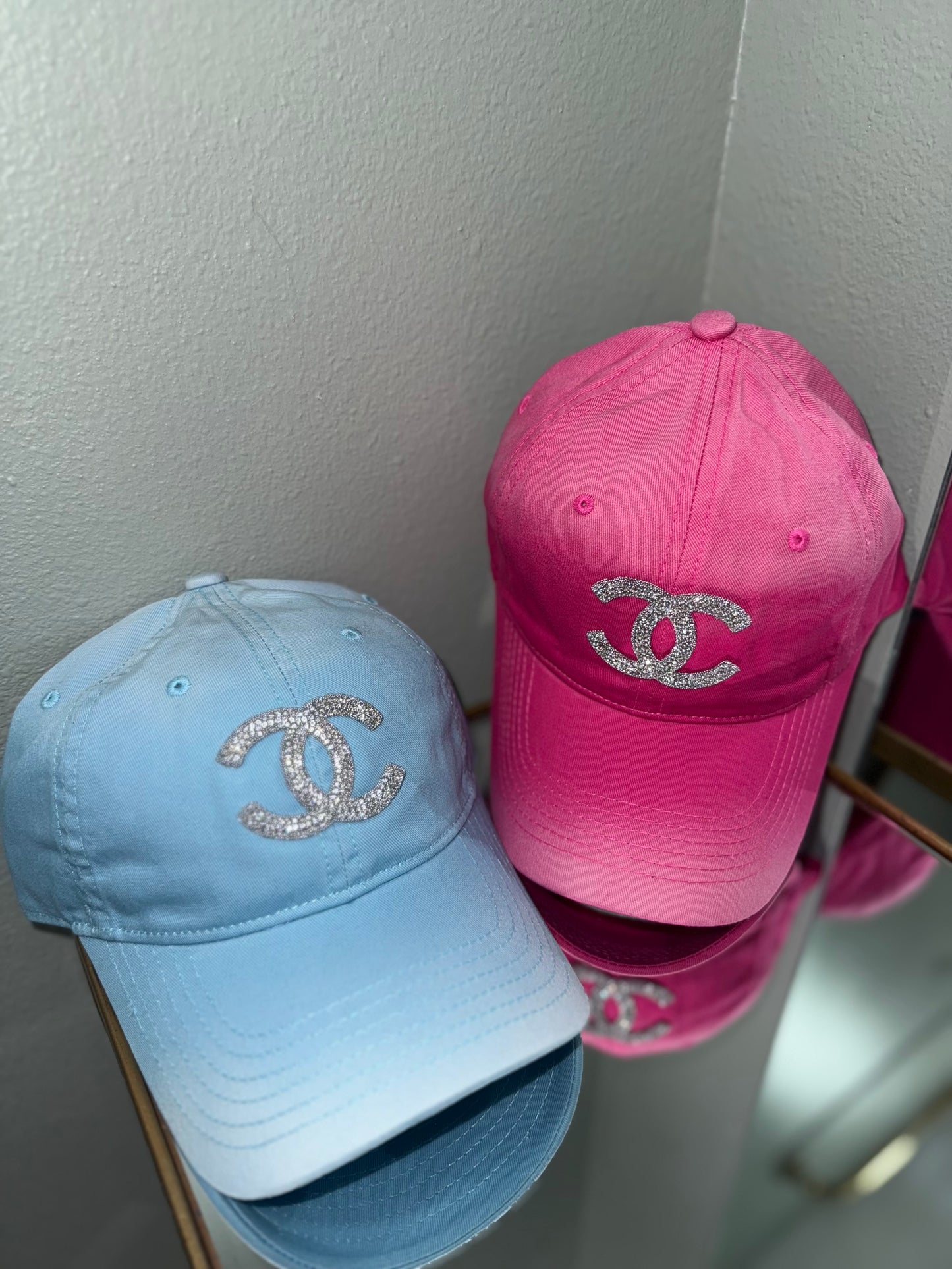 Clau hat